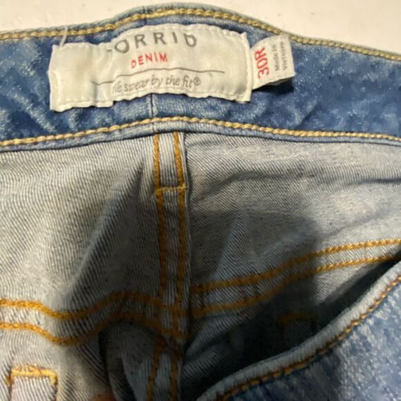 Torrid Distress Skinny Jeans Size 30R - Picture 9 of 9